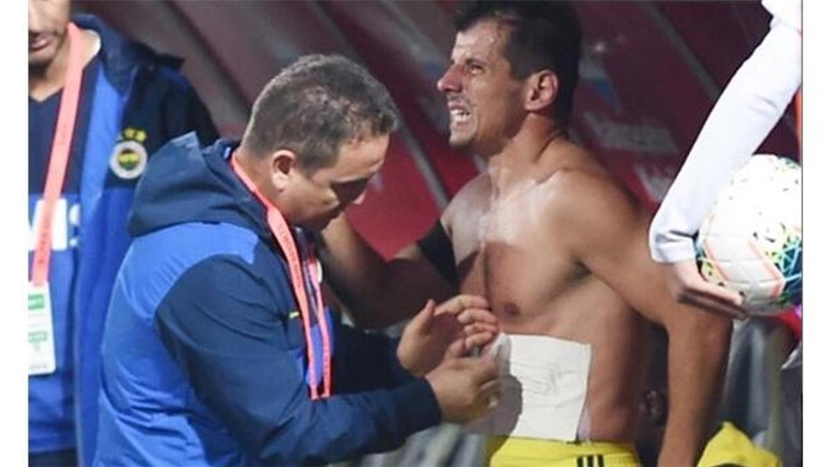 Emre Belözoğlu acı içinde: "Kırık var..."