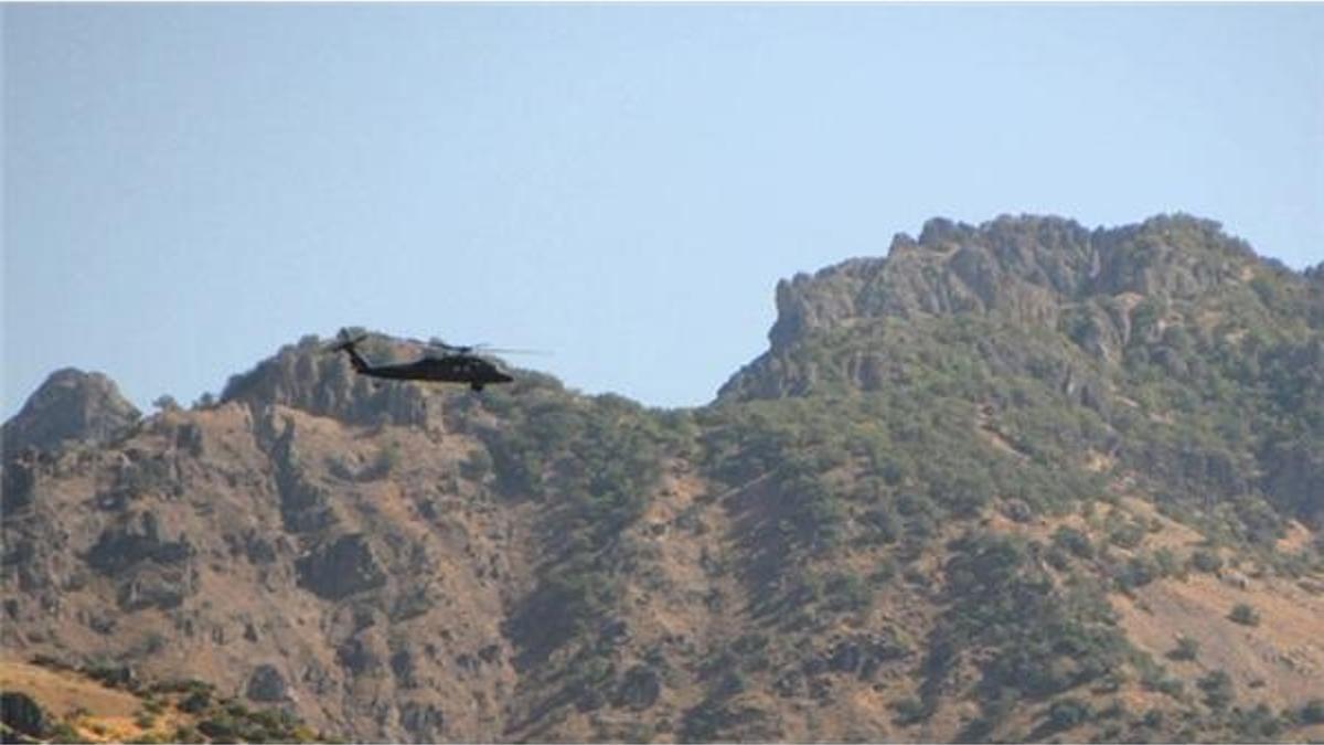 Tunceli'de teröristler yol yapan işçilere saldırdı