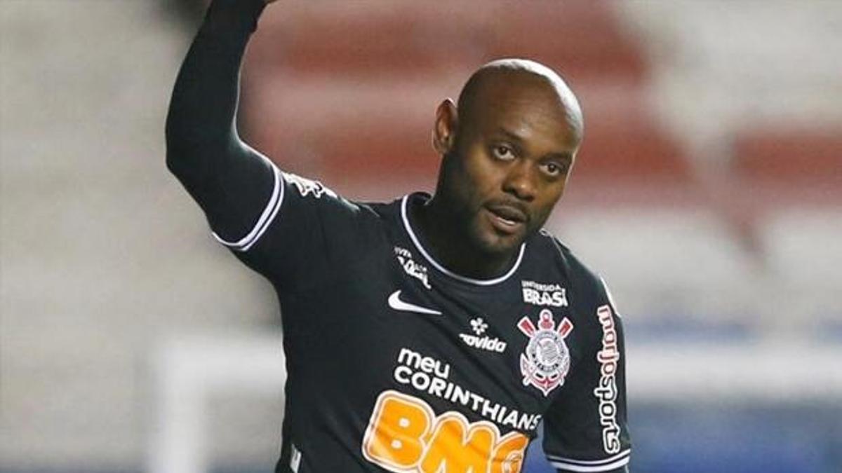 Vagner Love buldu mu, atıyor