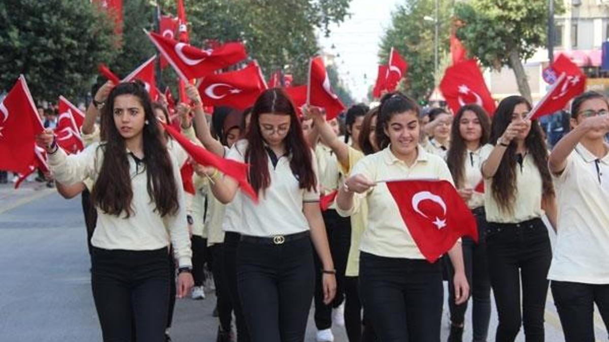 Pazartesi - Salı tatil mi? 28 Ekim yarım gün mü? 29 Ekim resmi tatil olacak mı?