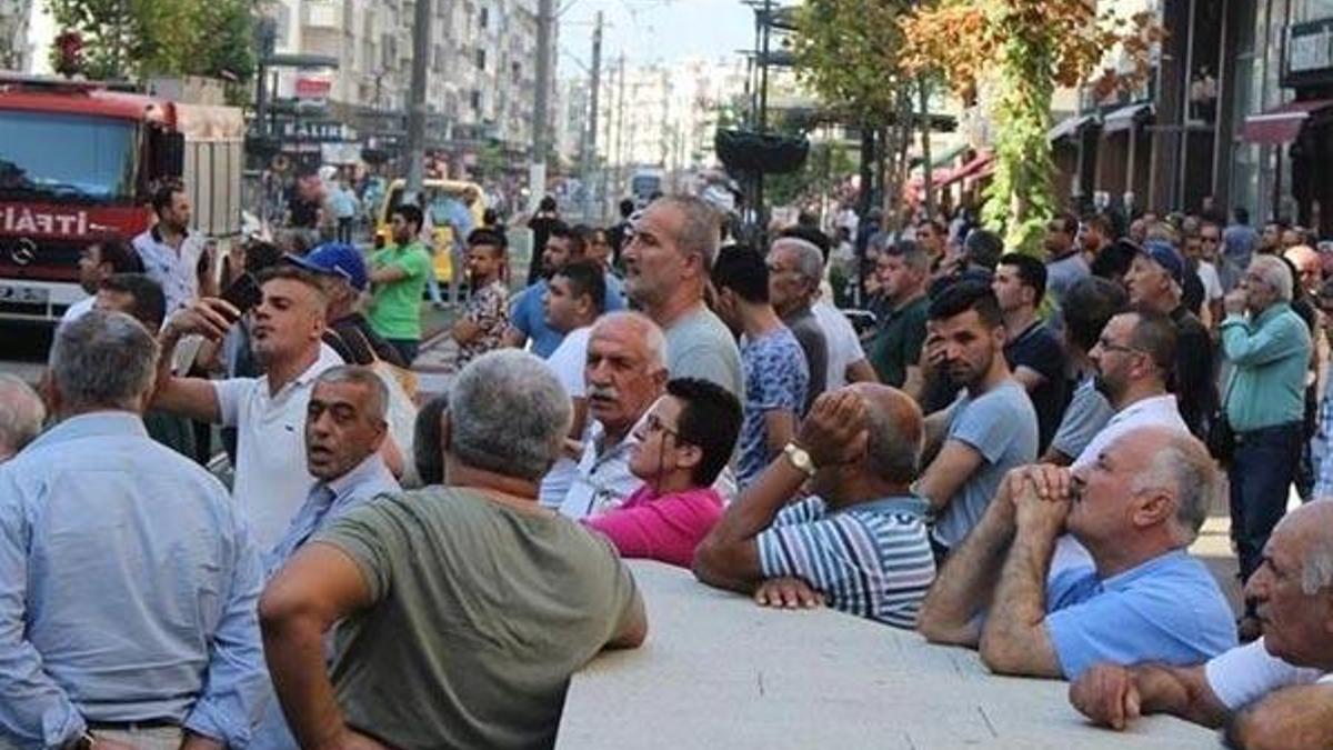 Antalya'da ilginç durum! Film izler gibi seyrettiler