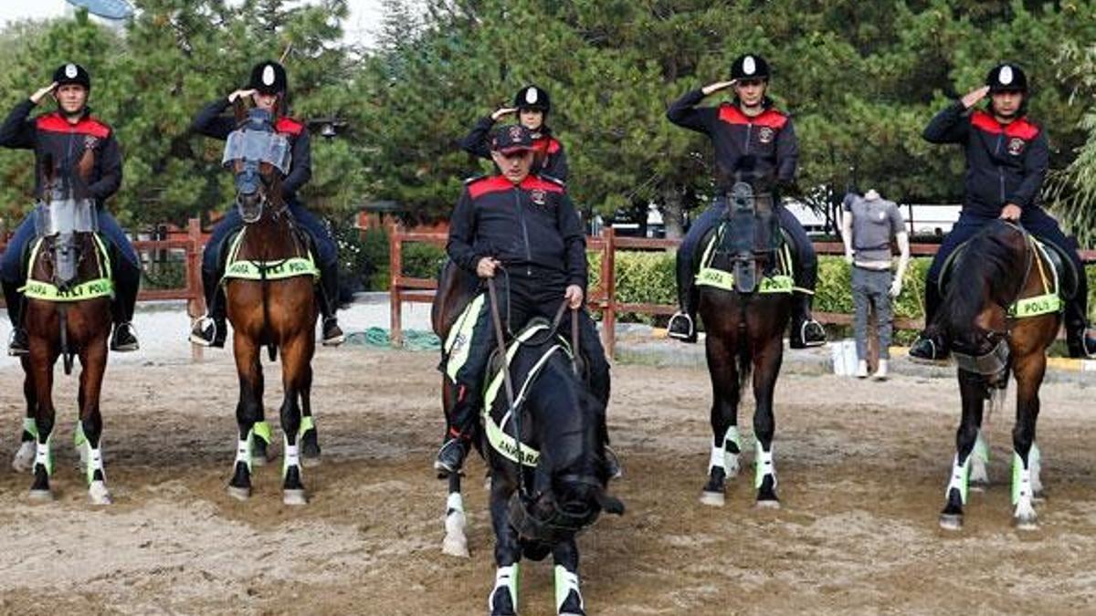 Başkent’in atlı polis birliklerine sıkı eğitim