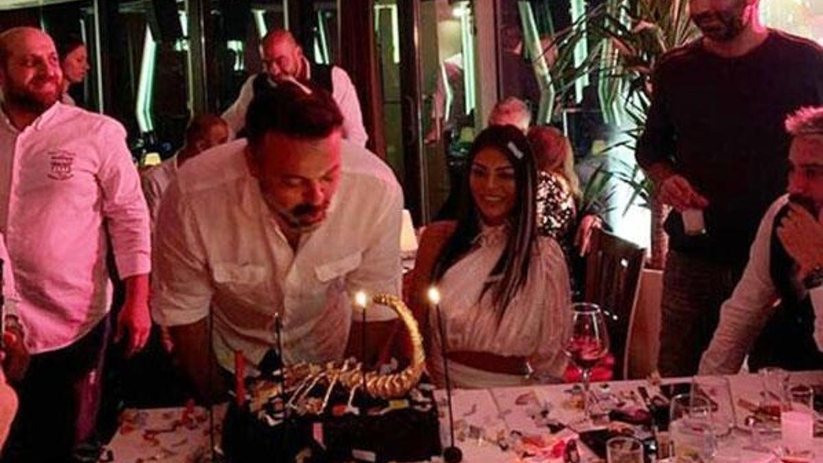 Süreyya Yalçın'dan eşine altın akrep!