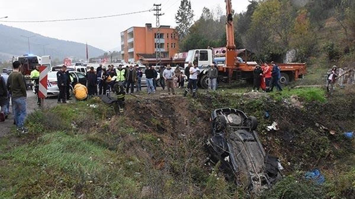 Trafik cezasından yarım saat sonra otomobil devrildi: 2 ölü, 2  yaralı
