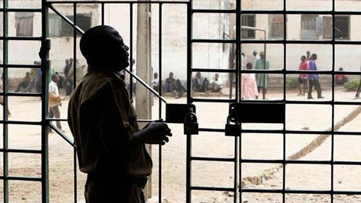 Nijerya'da hapishaneyi sel bastı, 228 mahkum kaçtı