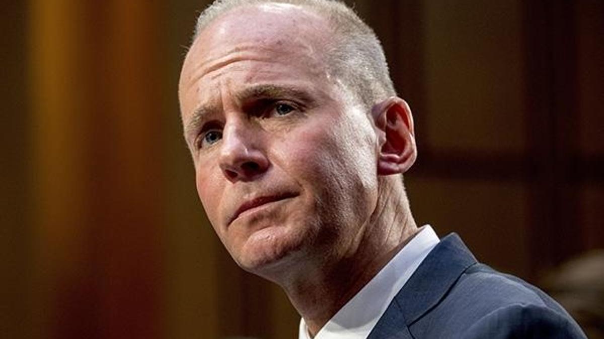 Boeing CEO'su özür diledi!
