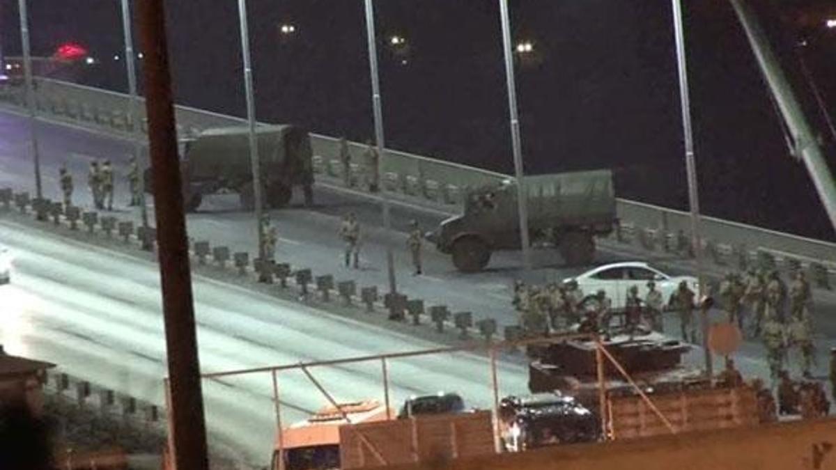 İstanbul Emniyet Müdürü'nden 15 Temmuz açıklaması: Oradaki hiçbir asker masum değil!