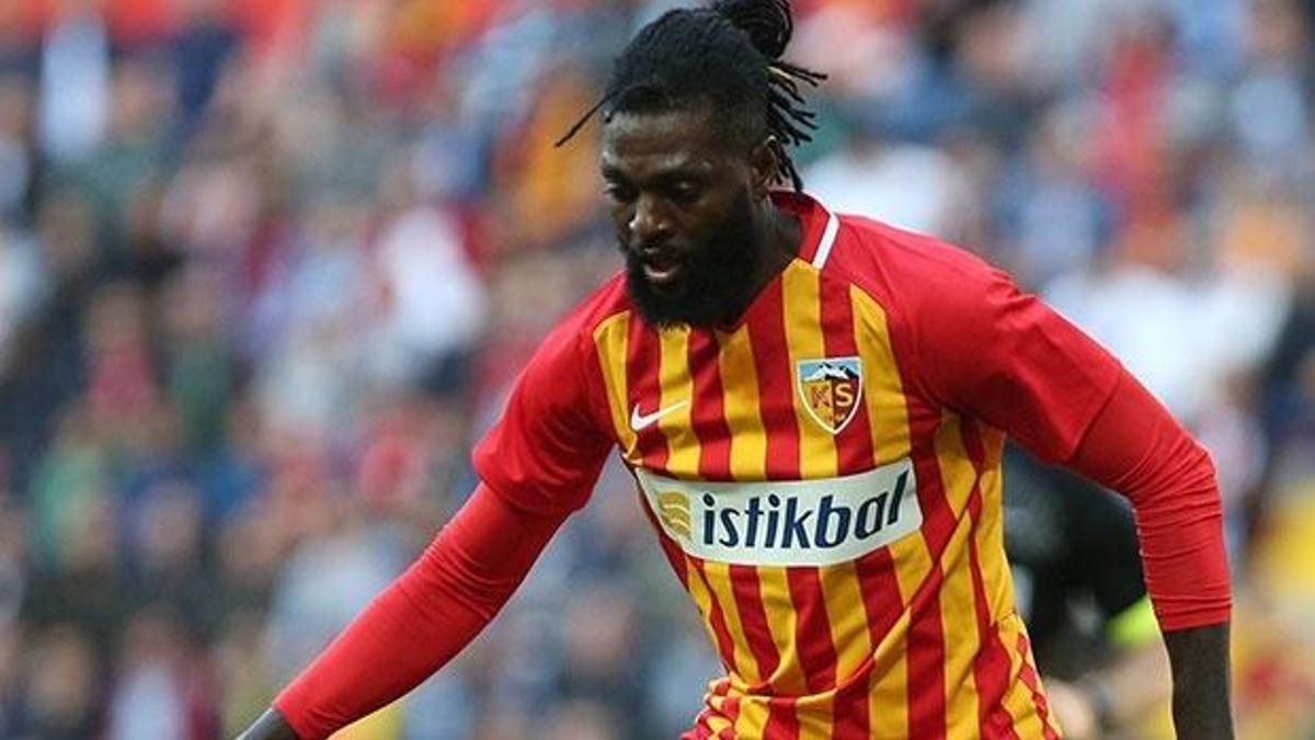 Adebayor: Fenerbahçe maçında Tanrı bizimle olsun
