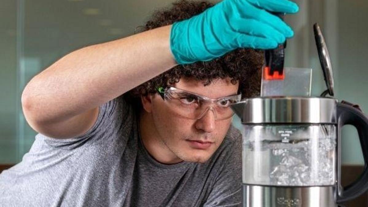 Microsoft'tan 'yüzlerce yıl dayanabilecek' veri depolama teknolojisi