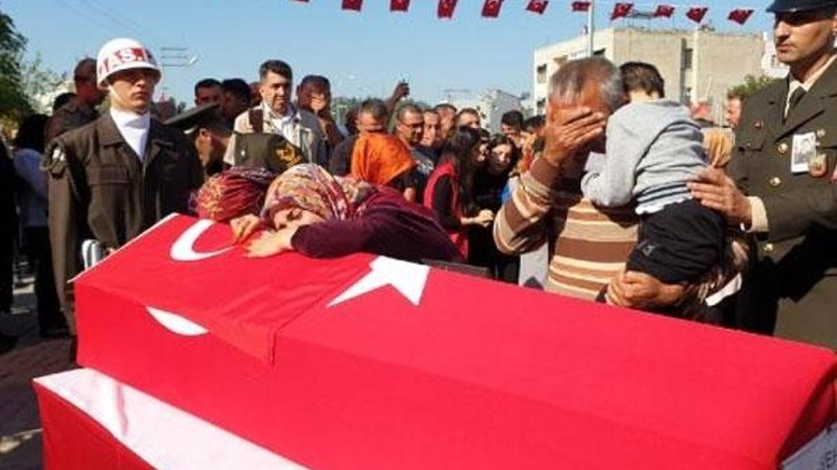 Şehit Uzman Çavuş Topçu son yolculuğuna uğurlandı
