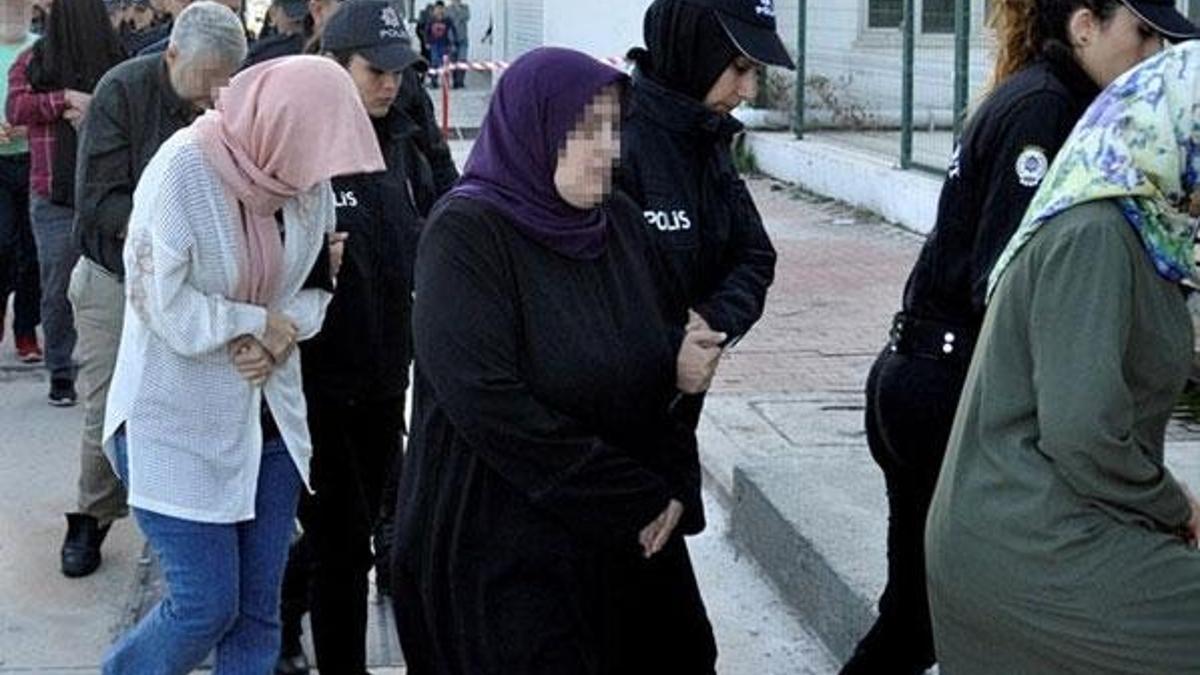 Dolar dışında para kullanmıyorlardı! Yakalandılar
