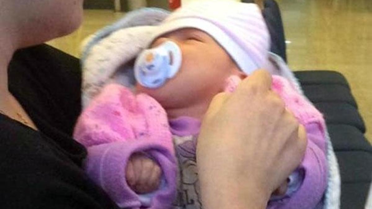 Terk edilen 15 günlük bebek cami tuvaletinde bulundu