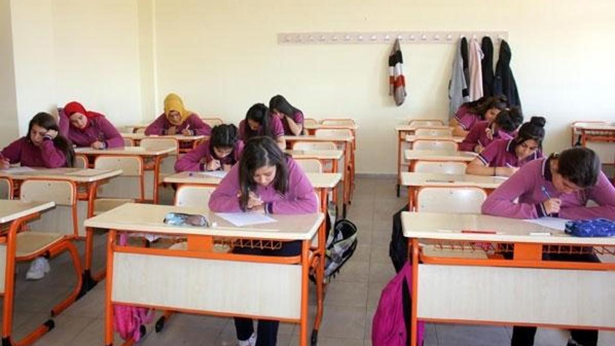 Lisede 'gözetmensiz sınav' uygulaması