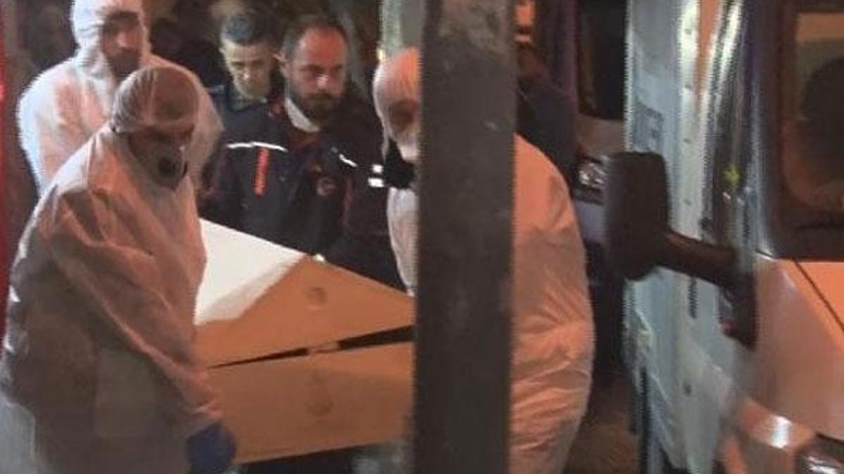 Fatih'de intihar eden 4 kardeş siyanür içmiş!