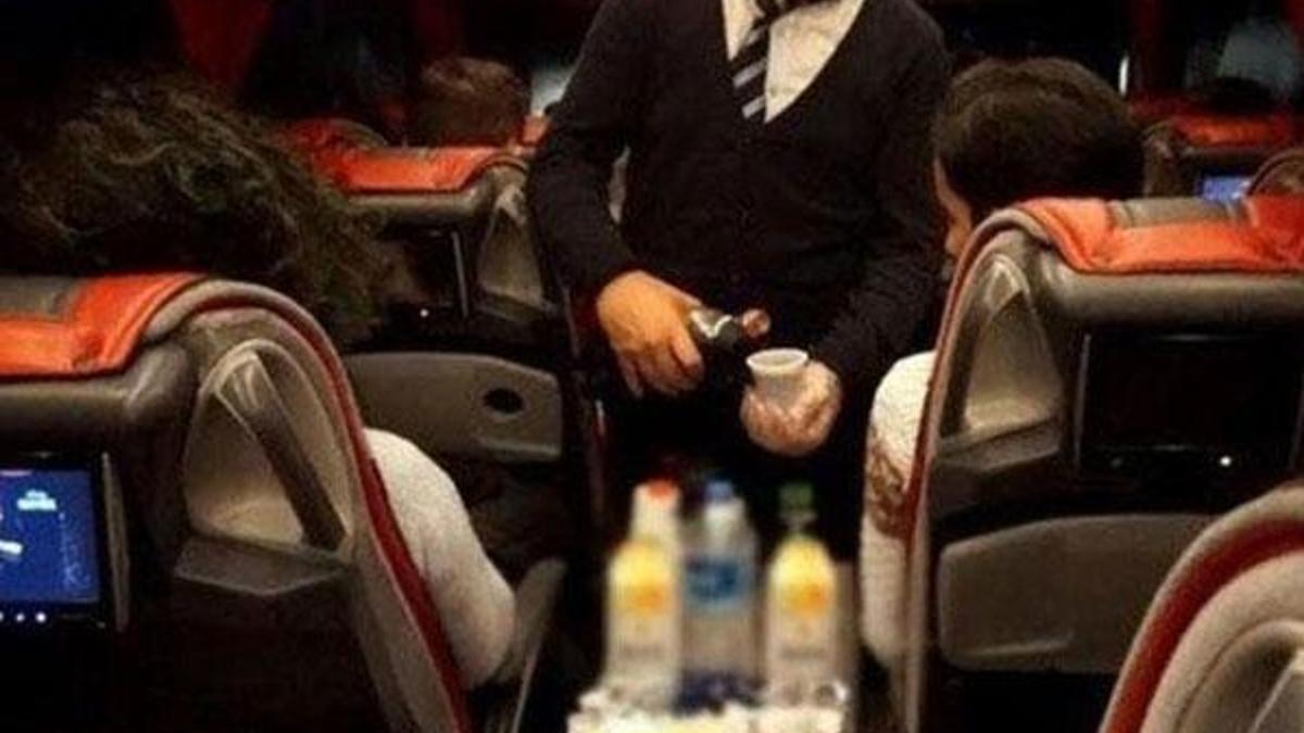 Otobüste iğrenç olay! Muavin bahanelerle geldi ve...