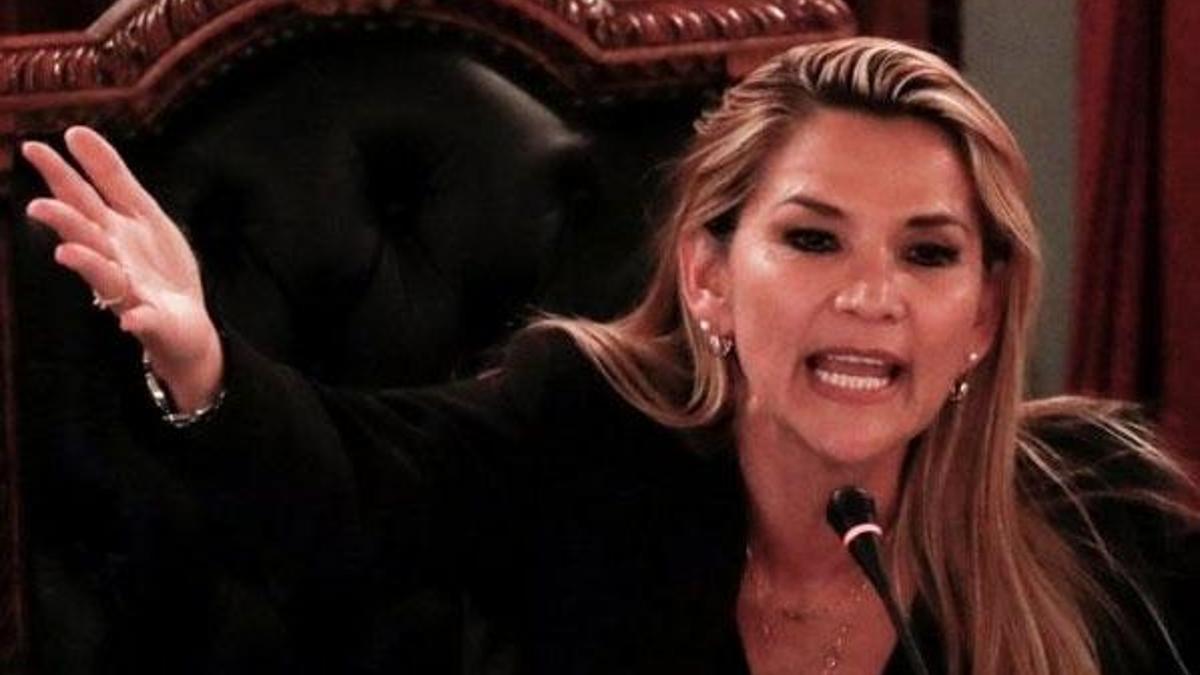 Bolivya'yı geçici olarak Jeanine Anez yönetecek!