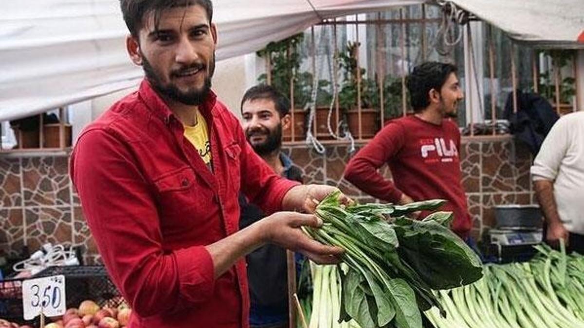 Pazar tezgahları boş kaldı! Hepsi çöpe gidiyor