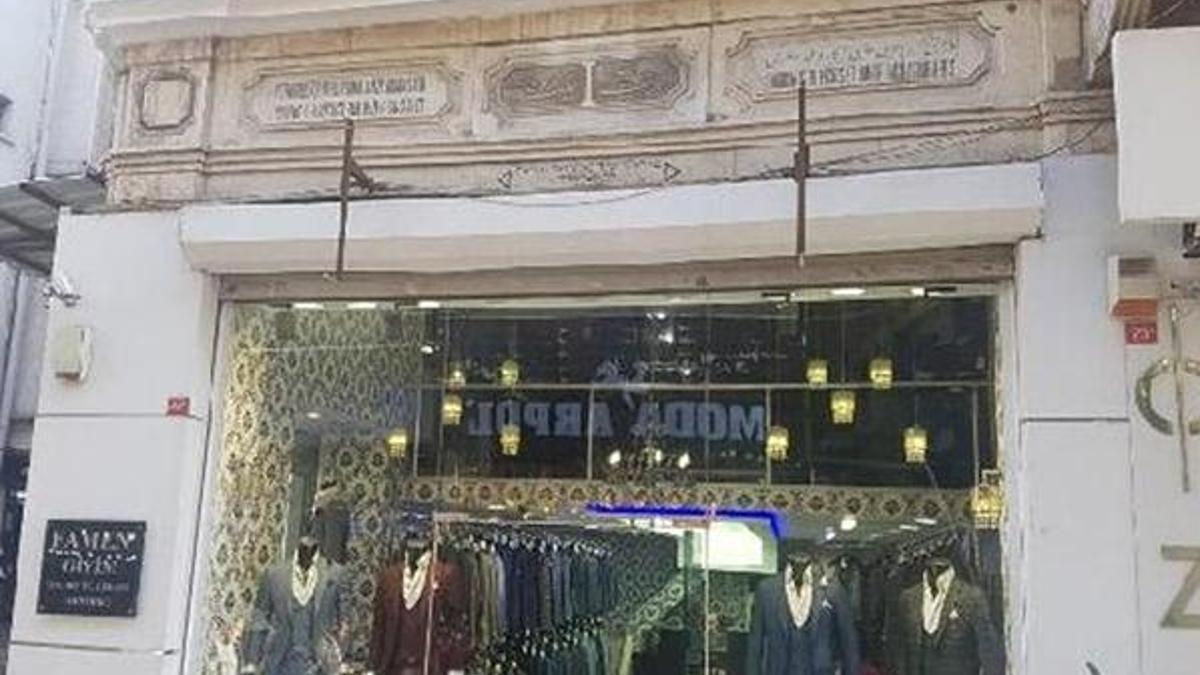 Büyük tepki çekmişti! O tabela kaldırıldı...