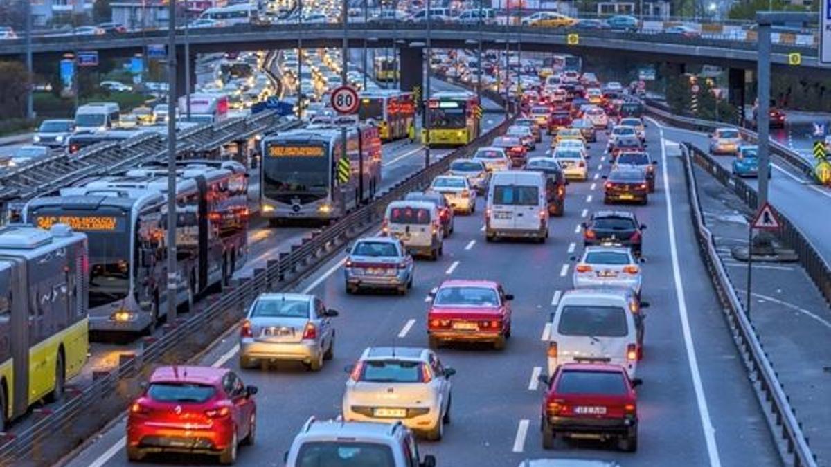 İstanbul’da trafik son durum! Ara tatil trafiği başladı