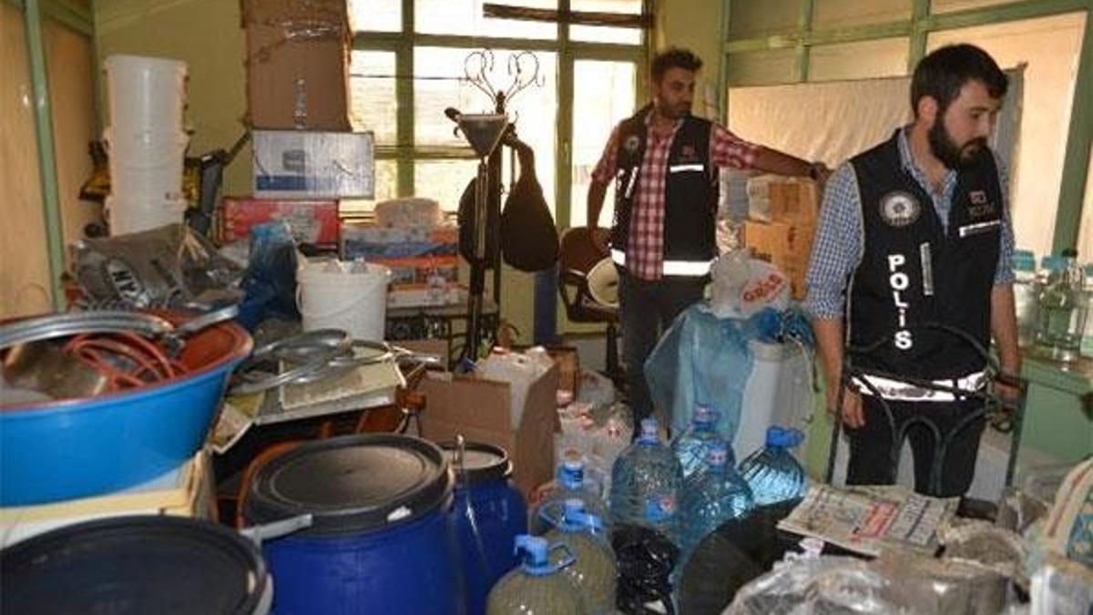 Adana'da 418 litre sahte rakı ele geçirildi
