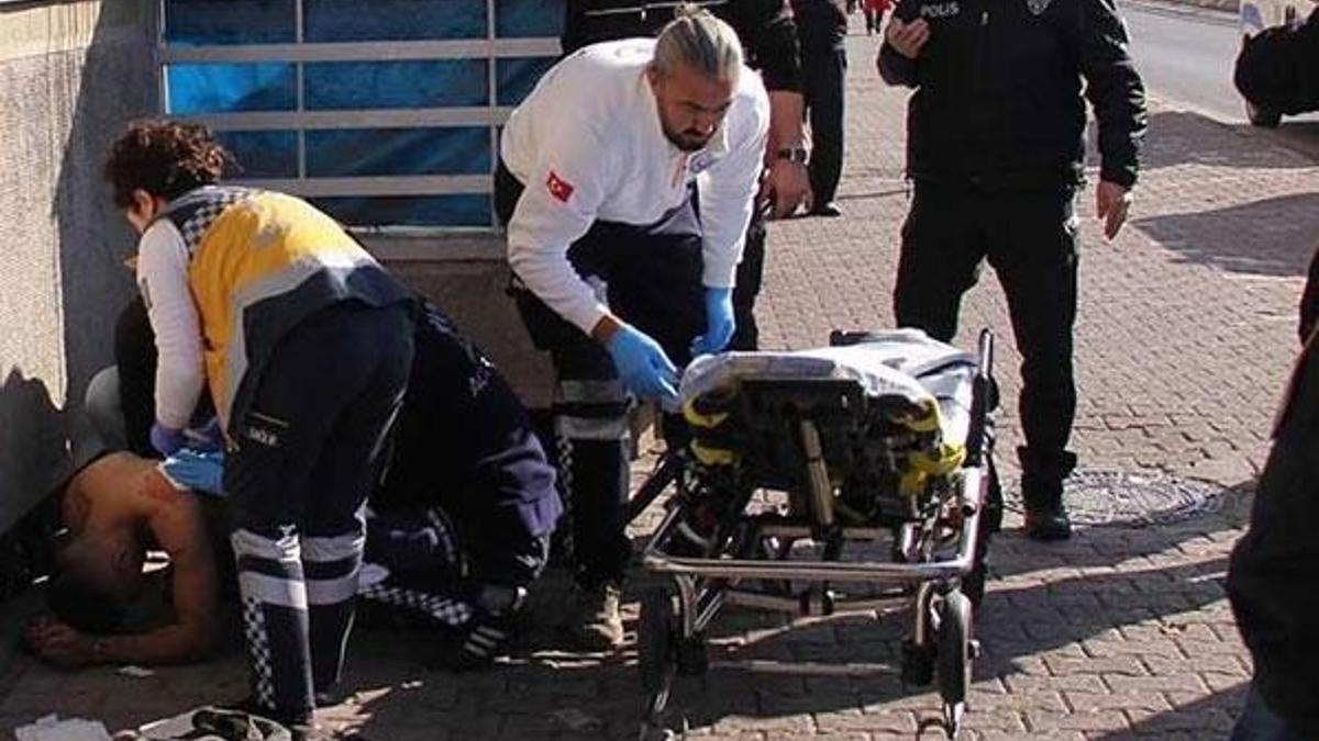 Polise jiletle saldıran şüpheli, çıkan arbedede vuruldu