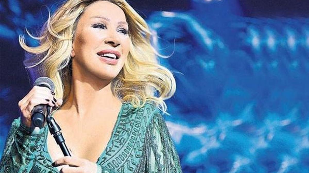 Seda Sayan'ın yüzündeki değişiklik dikkat çekti