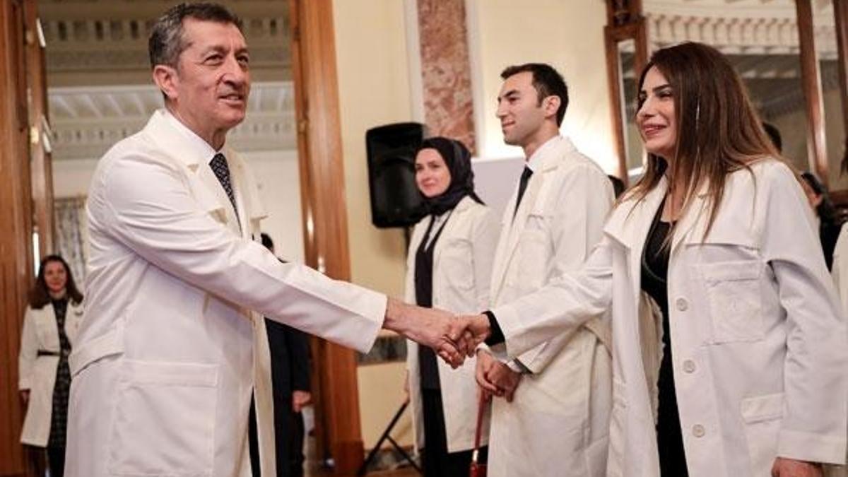 Bakan Selçuk duyurdu! Öğretmenlere güzel haber