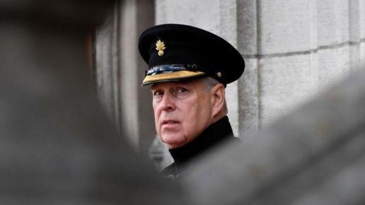 Kraliyet Ailesi'ni karıştıran taciz suçlaması!