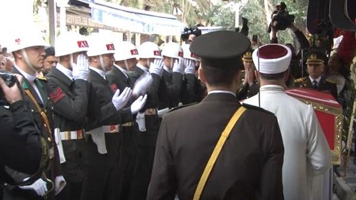 Yaşar Büyükanıt, son yolculuğuna uğurlandı