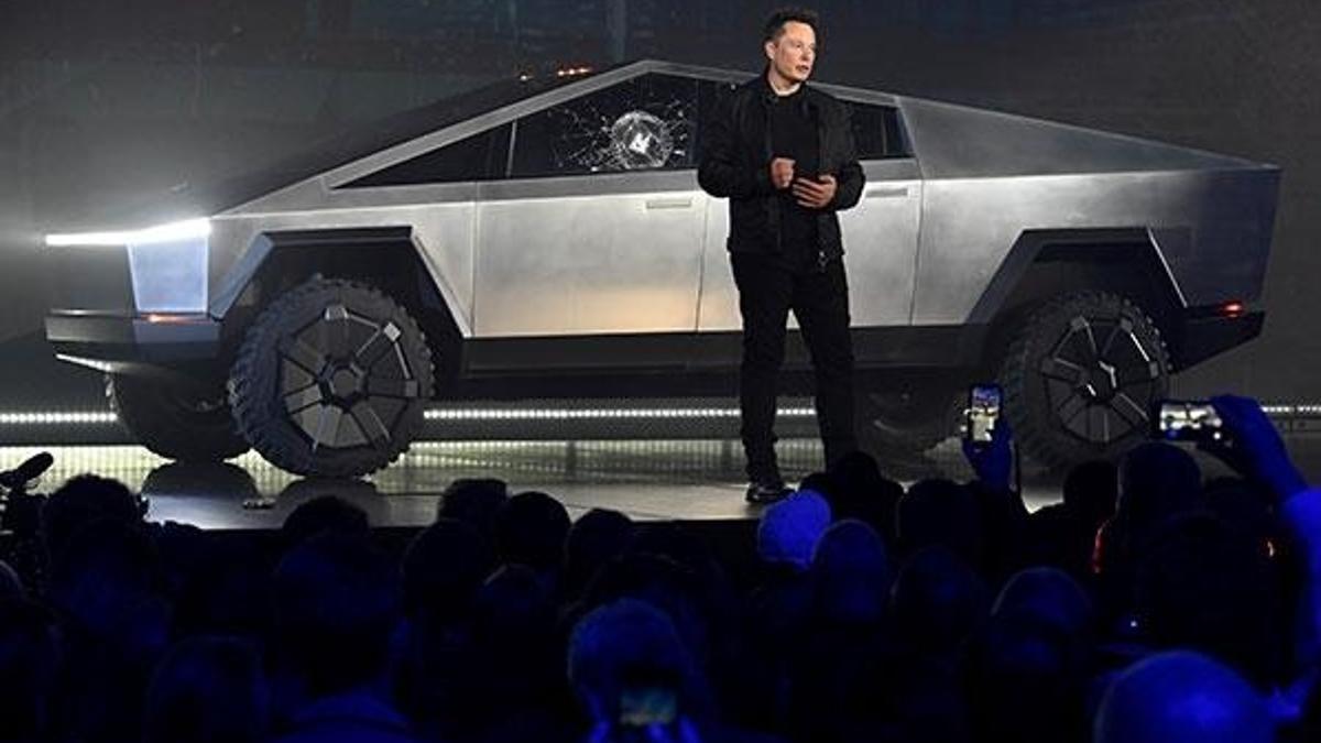 Tesla Cybertruck 200 bin sipariş aldı