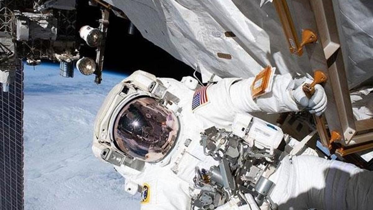 Astronotlar uzay yürüyüşüne çıktı