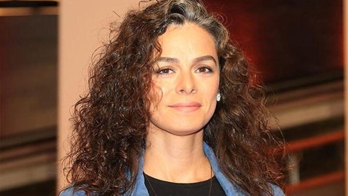 Özge Özpirinçci güldürdü: Yine insan dışı bir canlıya aşkla bakıyorum
