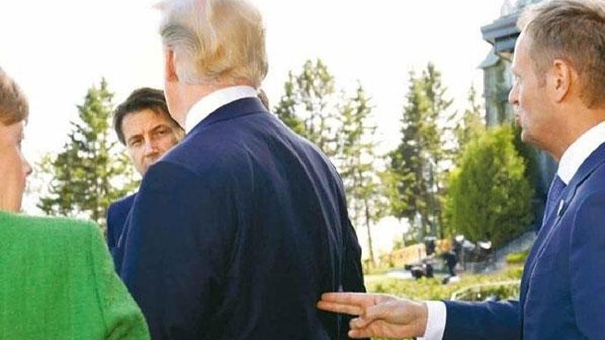 Trump'a 'silah doğrultma' fotoğrafı olay oldu!