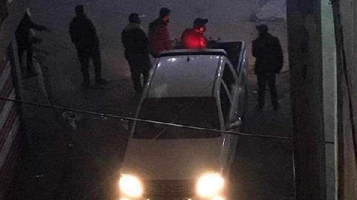 Bağdat'ta maskeli kişiler göstericilere ateş açtı!