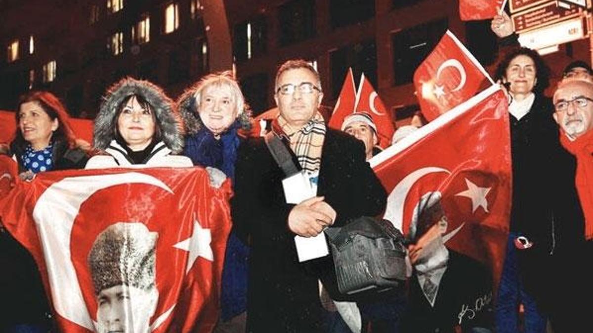 Atatürk'e çirkin iftira!