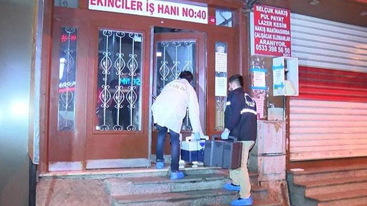 İş merkezine girdiler, kasayı alıp kaçtılar