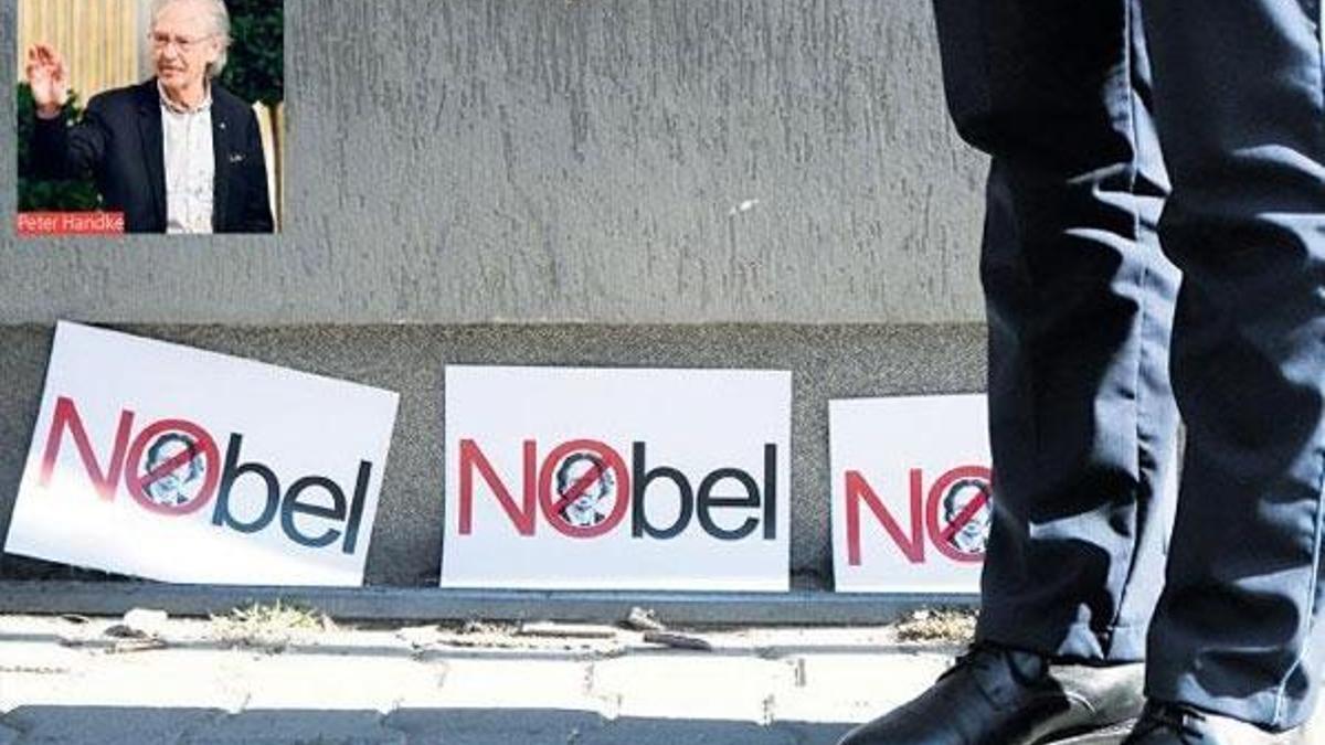 Nobel Ödülü alan yazara tepkiler dinmiyor