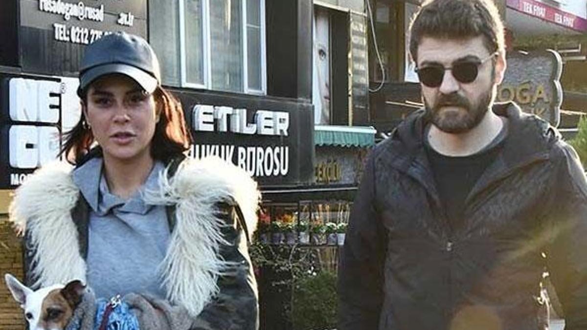 Asena Tuğal, köpeğiyle alışverişte
