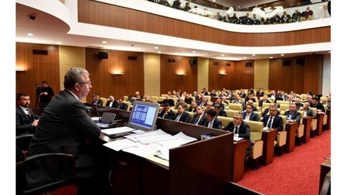 Ankara Büyükşehir Belediyesi Meclisi'nde 'artistlik' gerginliği