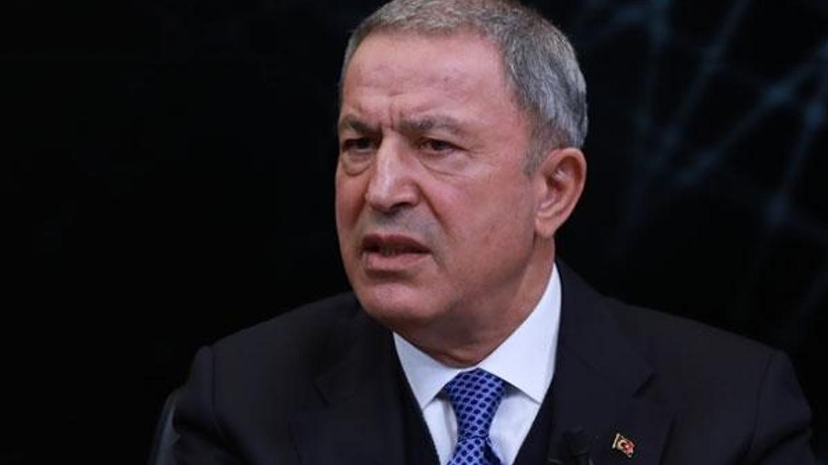 Bakan Akar, yeni askerlik sistemini değerlendirdi