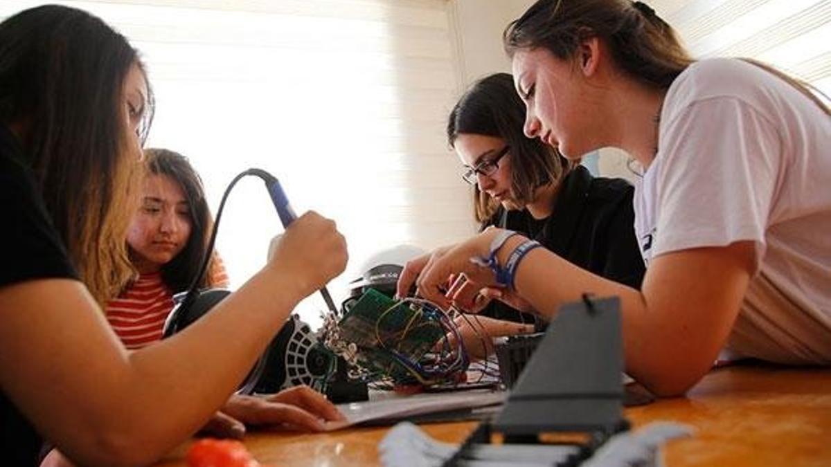 Türkiye'de teknoloji sektöründe 245 bin kişi çalışıyor