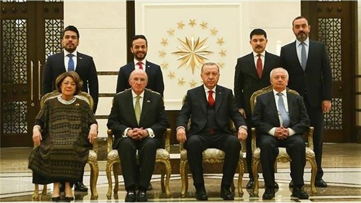 Külliye'ye sürpriz ziyaret! Dikkat çeken rozet...