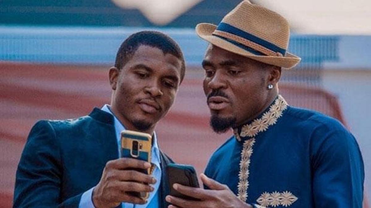 Emenike bombayı patlattı: Yakında eve dönüyorum!