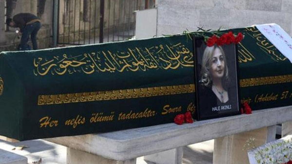 Hale Akınlı son yolculuğuna uğurlandı