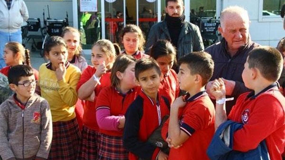 Okulda zehirlenme şüphesi! 41 öğrenci hastanelik oldu