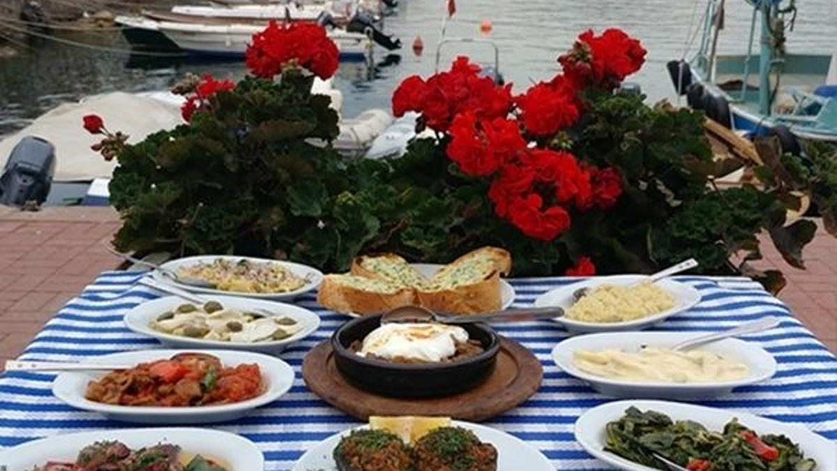 Burgazada’da denize karşı ziyafet dolu anlar!