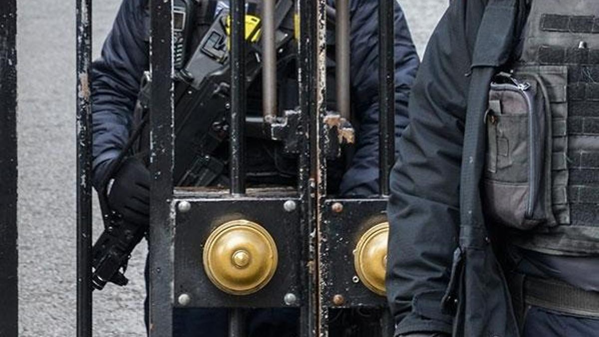 Tarihte bir ilk! İngiliz mahkemesinden MI5'e 'suç işleme' izni