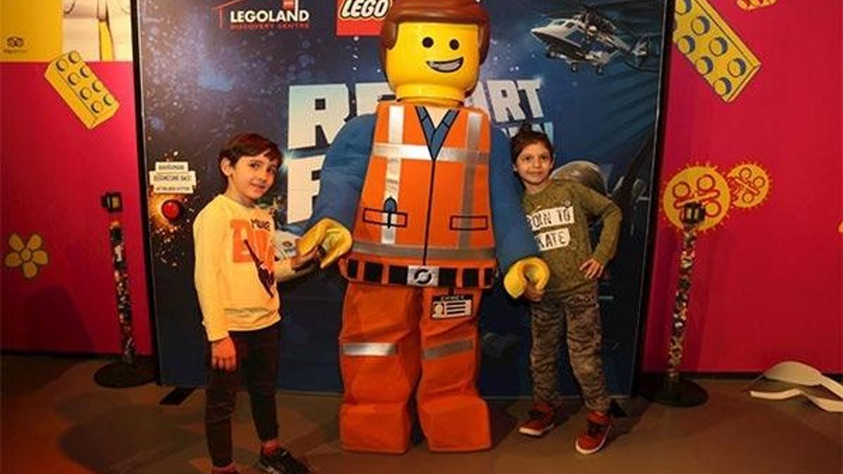 Sıra dışı bir gün için, parçaları birleştirin!