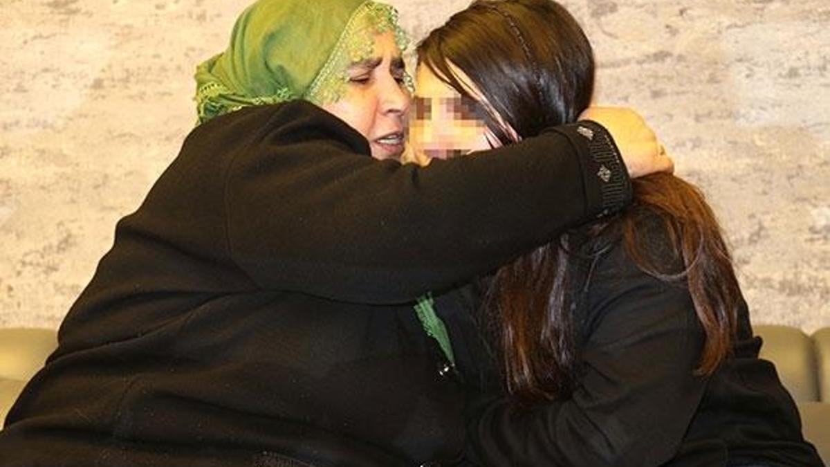 Diyarbakır'da nöbet tutan bir anne daha kızına kavuştu!
