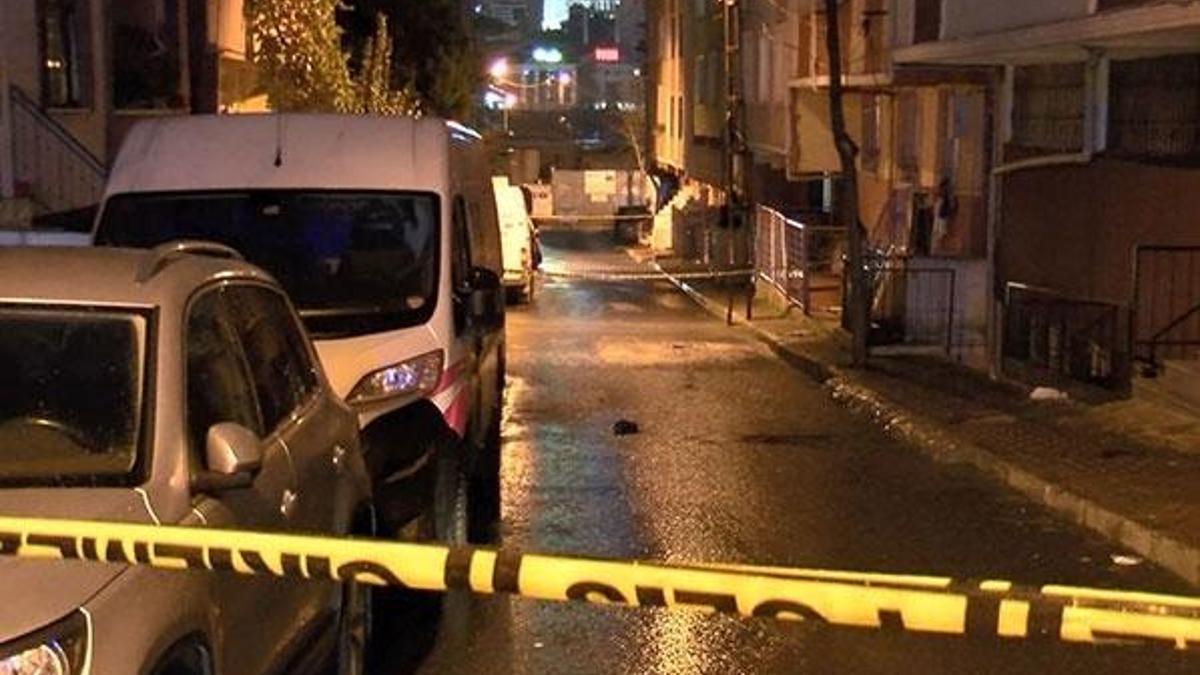 Küçükçekmece'de silahlı kavga: 2 kişi yaralandı